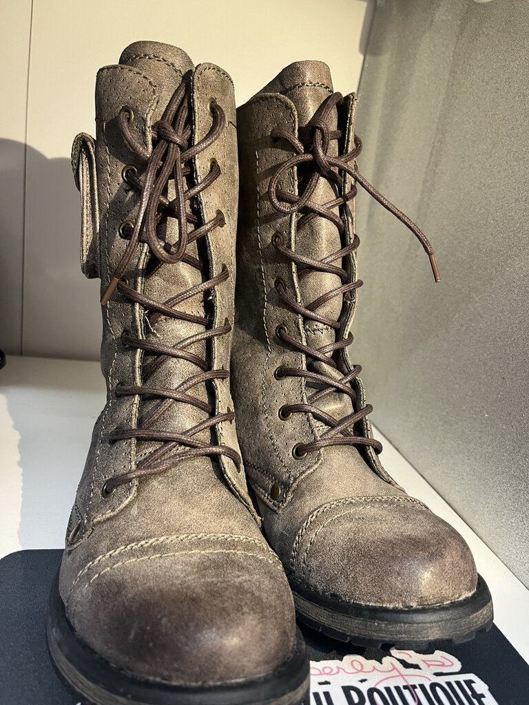 Roxy Pocket Boots (6.5)