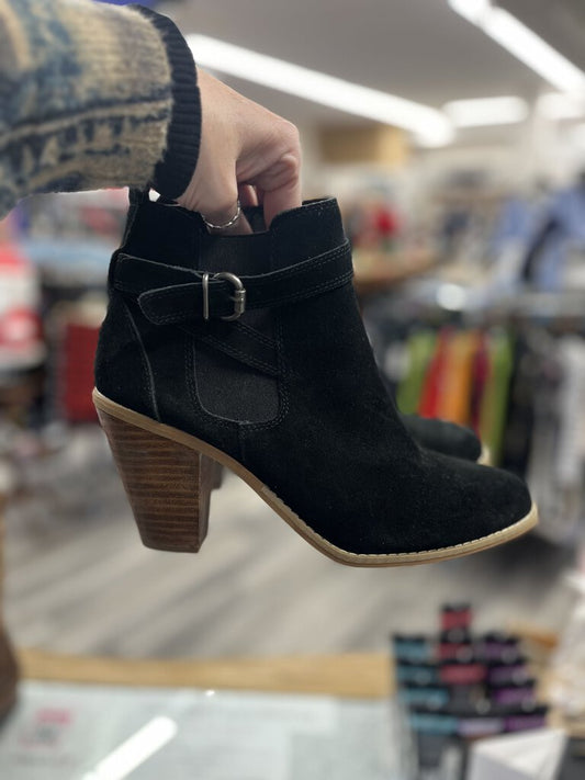 Kensie Suede Boots (10)