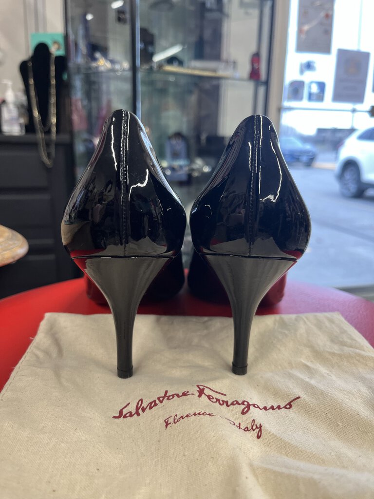 Salvatore Ferragamo Bow Toe (9.5)